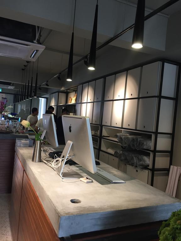 Time Capsule Hotel George Town Exterior photo